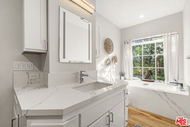 2001 Holly Hill Terrace, Los Angeles, CA 90068