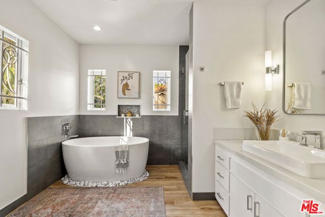 2001 Holly Hill Terrace, Los Angeles, CA 90068