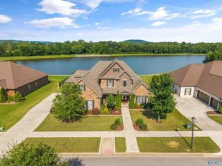 7576 Parktrace Lane SE, Owens Cross Roads, AL 35763