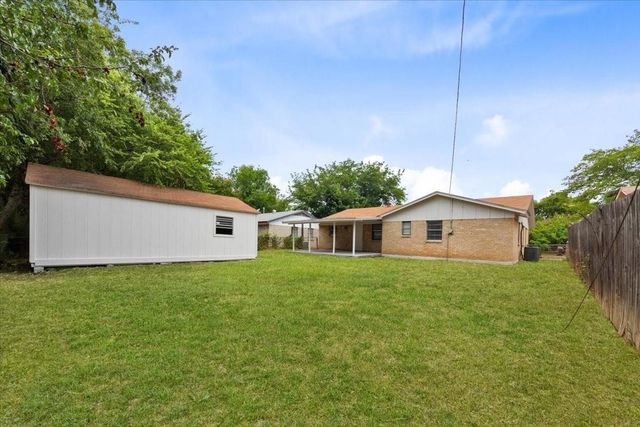 1628 Americana Boulevard, Blue Mound, TX 76131
