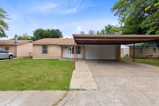 1628 Americana Boulevard, Blue Mound, TX 76131