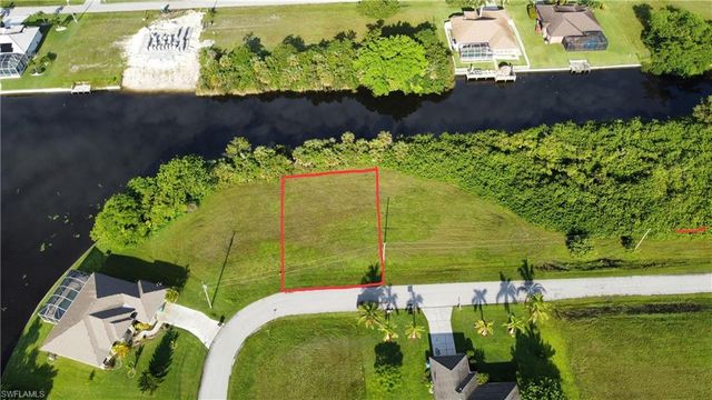 1906 NE 23rd PL, Cape Coral, FL 33909
