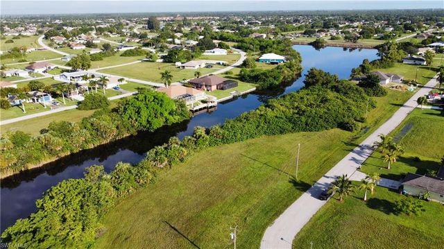 1906 NE 23rd PL, Cape Coral, FL 33909