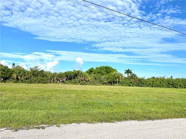 1906 NE 23rd PL, Cape Coral, FL 33909