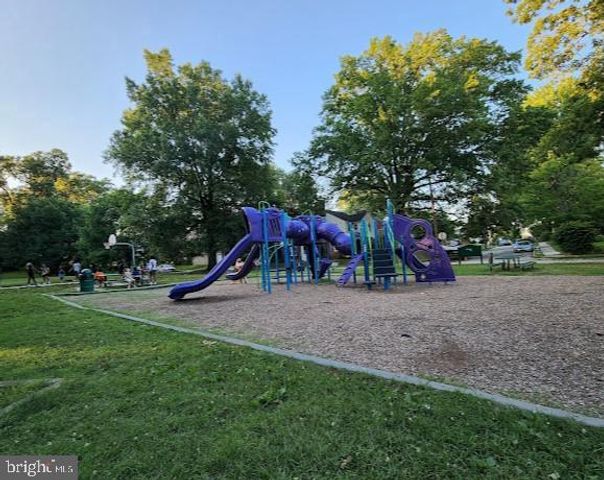 252 WINDERMERE AVE, Lansdowne, PA 19050