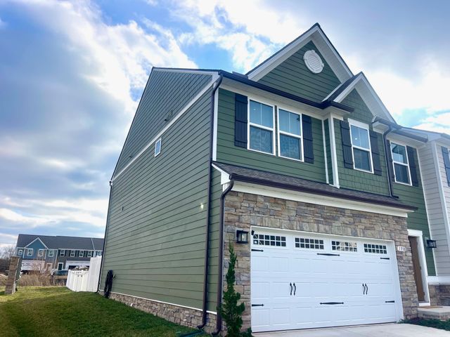 1338 Crescent Ridge Dr, Gallatin, TN 37066