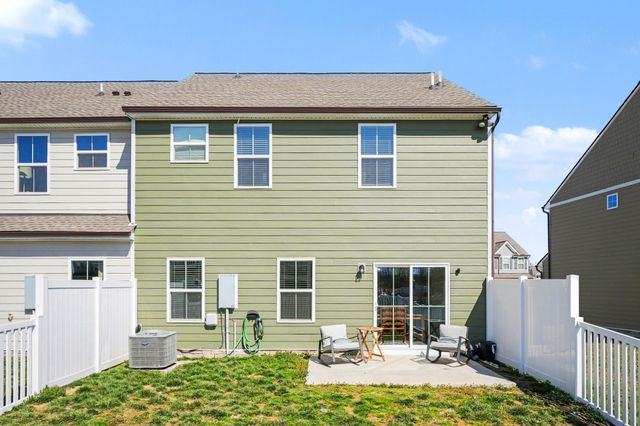 1338 Crescent Ridge Dr, Gallatin, TN 37066