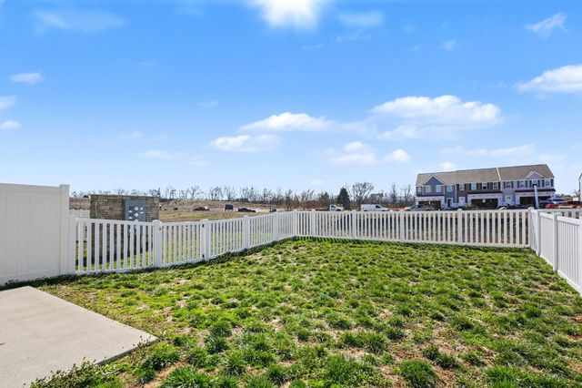 1338 Crescent Ridge Dr, Gallatin, TN 37066
