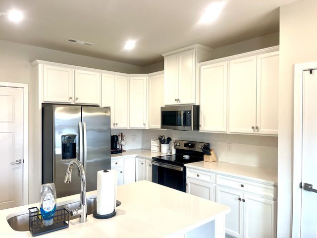 1338 Crescent Ridge Dr, Gallatin, TN 37066