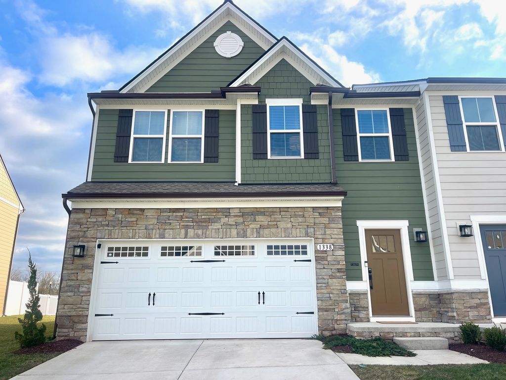 1338 Crescent Ridge Dr, Gallatin, TN 37066