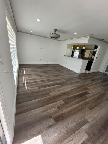 8461 NW 27th Pl, Sunrise, FL 33322