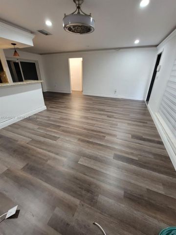 8461 NW 27th Pl, Sunrise, FL 33322