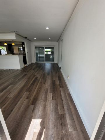 8461 NW 27th Pl, Sunrise, FL 33322