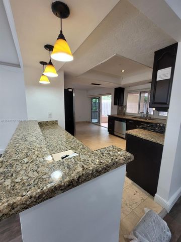 8461 NW 27th Pl, Sunrise, FL 33322