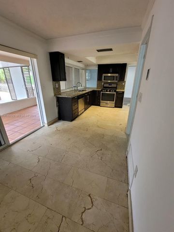 8461 NW 27th Pl, Sunrise, FL 33322