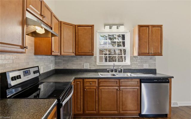 4217 Chilton Way, High Point, NC 27265