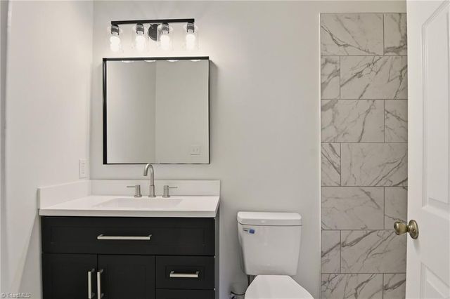 4217 Chilton Way, High Point, NC 27265