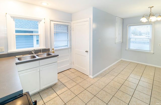 2438 N Governor Street, Evansville, IN 47711