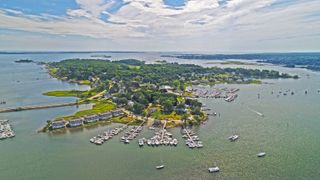 10 Kingfisher Way, Stonington, CT 06355