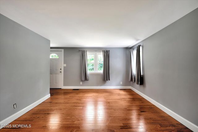 88 Dutch Lane Road, Marlboro, NJ 07746