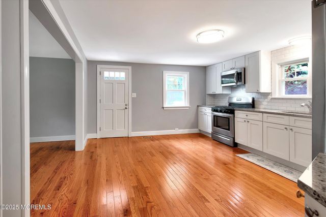 88 Dutch Lane Road, Marlboro, NJ 07746