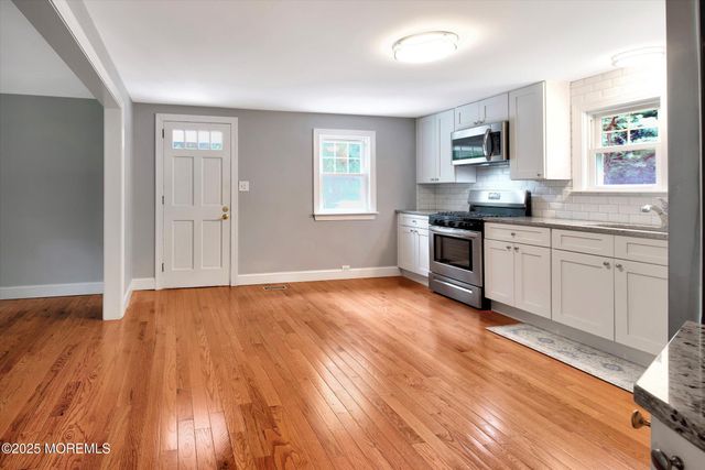 88 Dutch Lane Road, Marlboro, NJ 07746