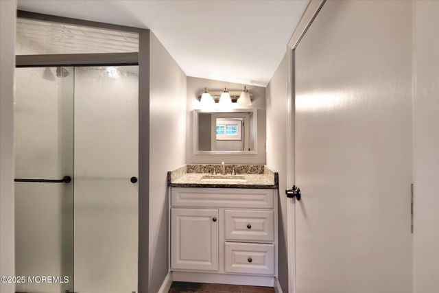 88 Dutch Lane Road, Marlboro, NJ 07746