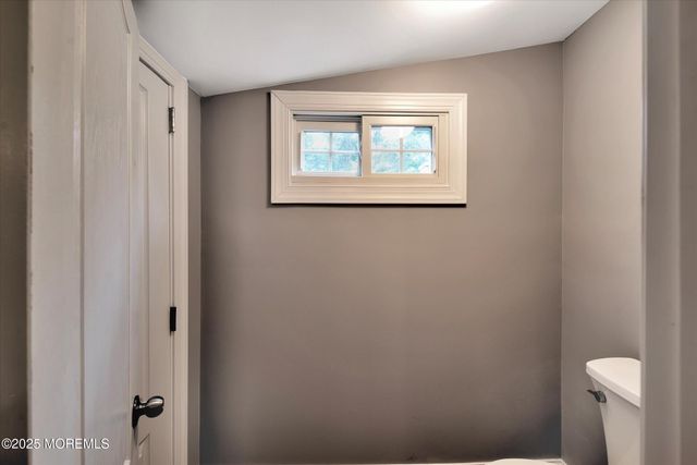 88 Dutch Lane Road, Marlboro, NJ 07746