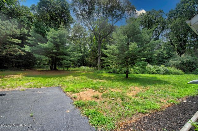 88 Dutch Lane Road, Marlboro, NJ 07746