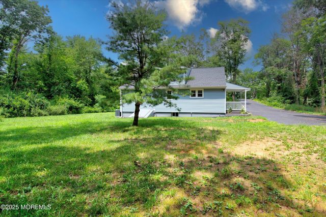 88 Dutch Lane Road, Marlboro, NJ 07746