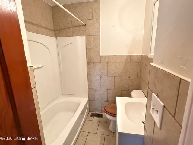 1770 Wilart Dr, Louisville, KY 40210