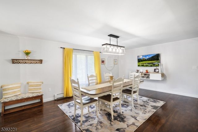 4 Grove St, Hampton Twp., NJ 07860