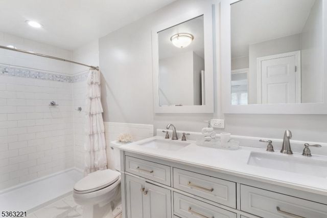 4 Grove St, Hampton Twp., NJ 07860