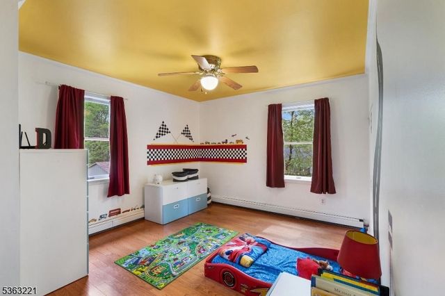 4 Grove St, Hampton Twp., NJ 07860