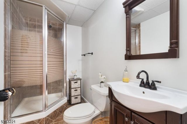 4 Grove St, Hampton Twp., NJ 07860