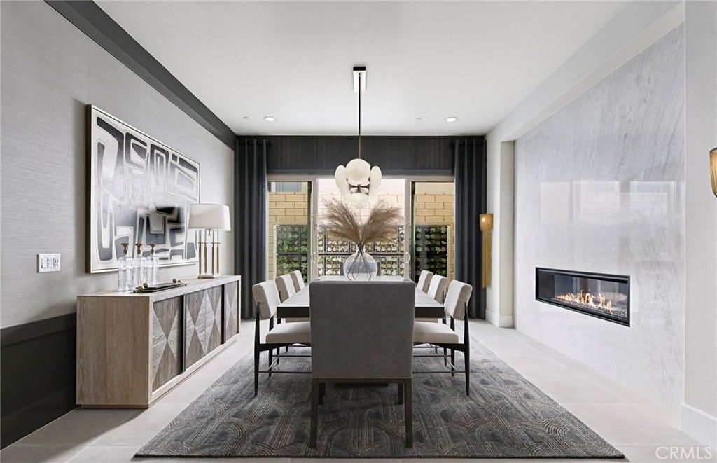 Image 12 of property listing at 11817 Canoga Avenue, Chatsworth, CA 91311