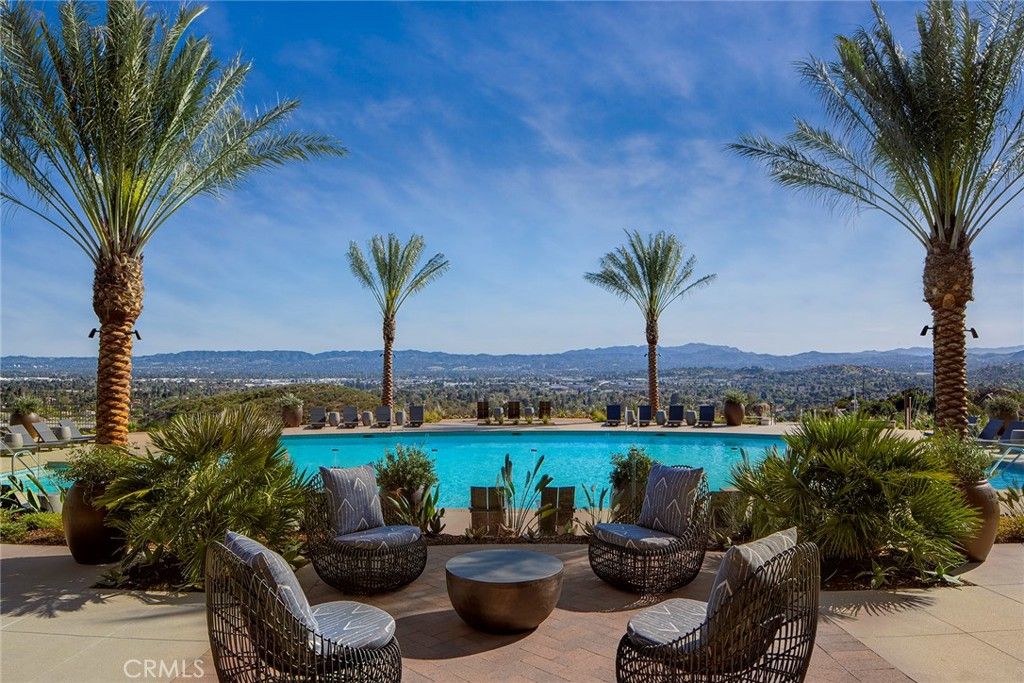 Image 15 of property listing at 11817 Canoga Avenue, Chatsworth, CA 91311