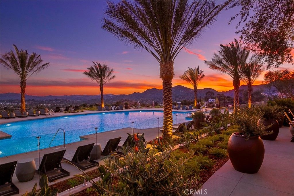 Image 17 of property listing at 11817 Canoga Avenue, Chatsworth, CA 91311