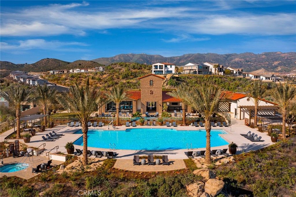 Image 22 of property listing at 11817 Canoga Avenue, Chatsworth, CA 91311
