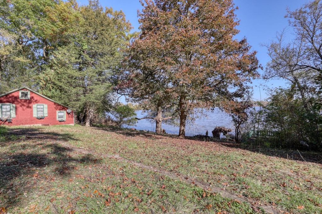 N8002 County Road A, Watertown, WI 53094