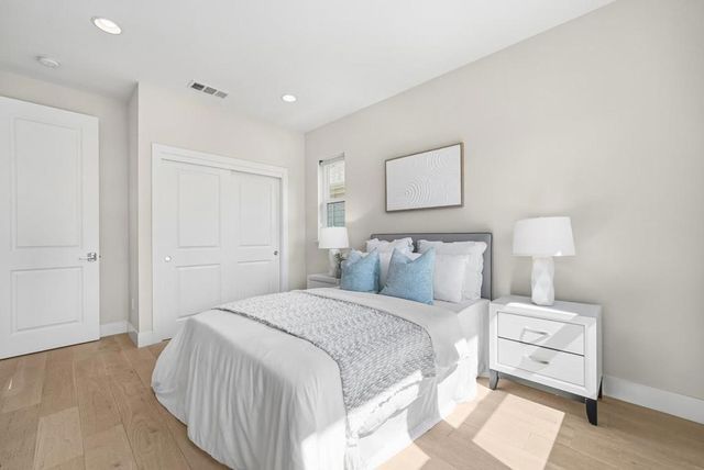 217 Athena Court, Mountain View, CA 94043