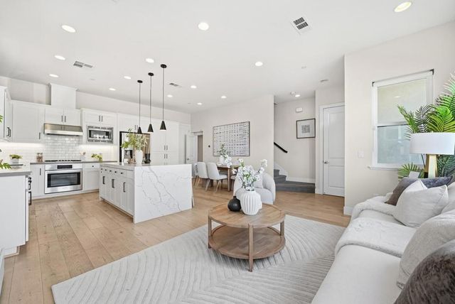 217 Athena Court, Mountain View, CA 94043