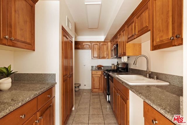 13030 Valleyheart Drive 119, Studio City (los Angeles), CA 91604