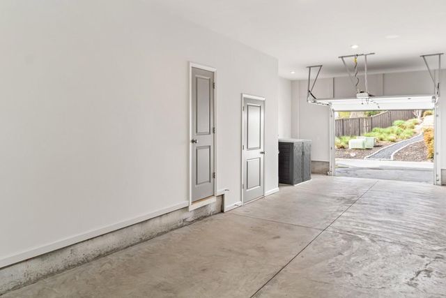 916 Brees Court, Atlanta, GA 30318