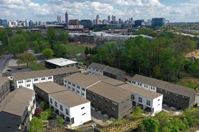 916 Brees Court, Atlanta, GA 30318