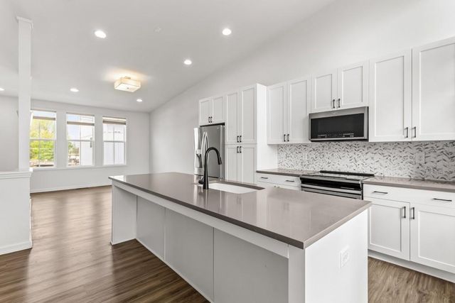 916 Brees Court, Atlanta, GA 30318