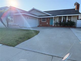 5052 Canterbury, Cypress, CA 90630