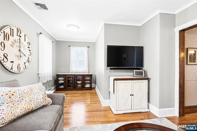 402 Enos Place, Ho-ho-kus, NJ 07423