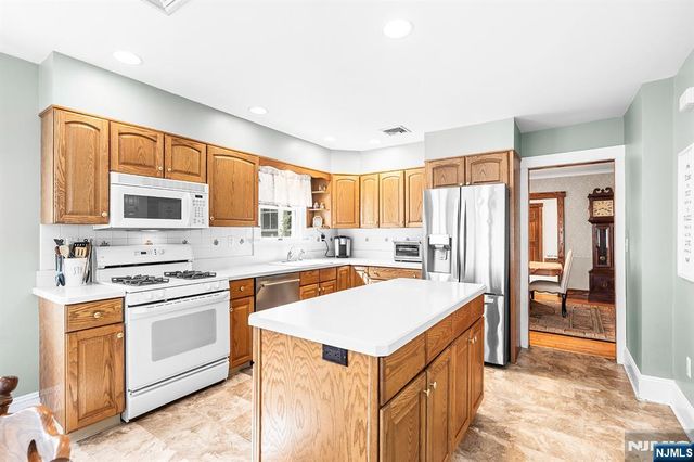 402 Enos Place, Ho-ho-kus, NJ 07423