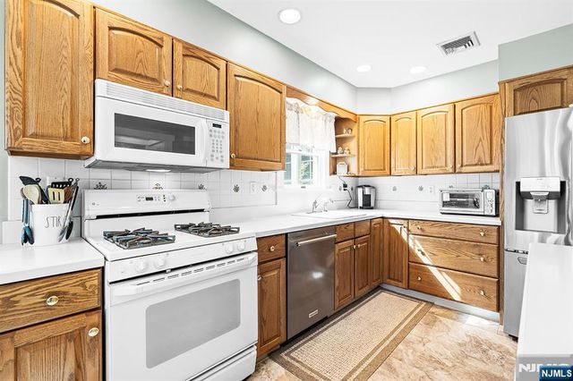402 Enos Place, Ho-ho-kus, NJ 07423